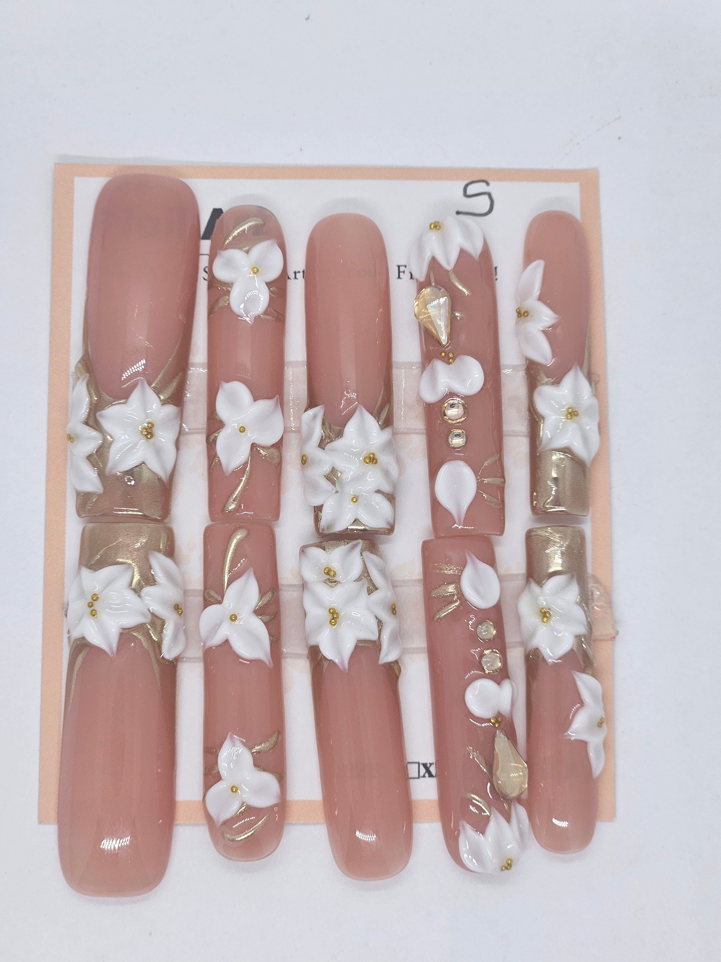 White Floral Luxe Press-On Nails